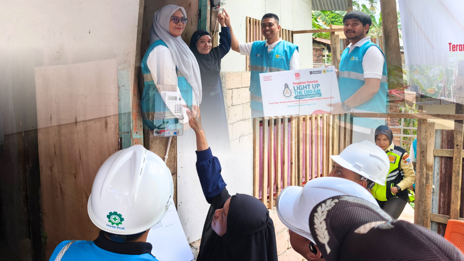 Meriahkan Kemerdekaan, PLN Icon Plus dan PLN UP3 Kendari Nyalakan Harapan Rakyat Mandonga 